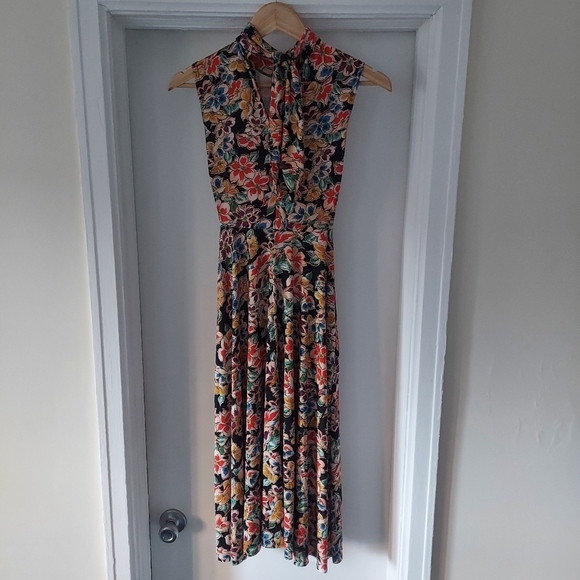 Zara Floral Dress - Picture 2 of 6